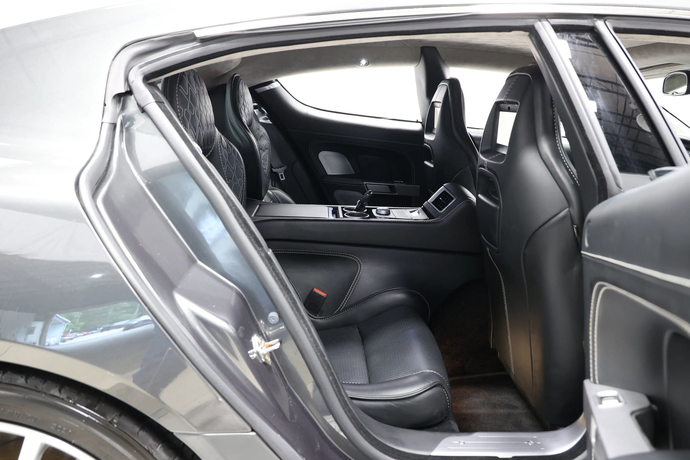 Used 2015 Aston Martin Rapide S image 63