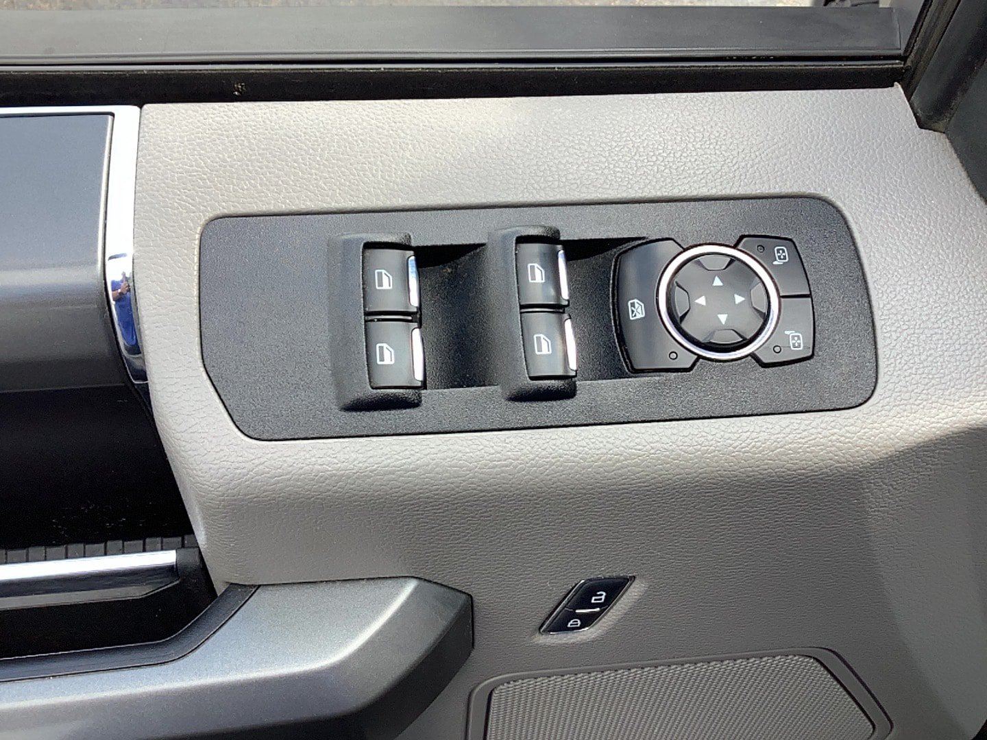 Used 2019 Ford F150 XLT w/ Equipment Group 302A Luxury AWD/4WD image 10