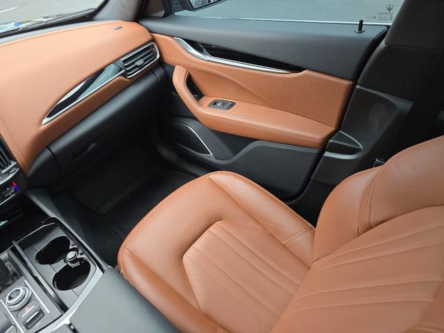Used 2023 Maserati Levante GT AWD/4WD image 32