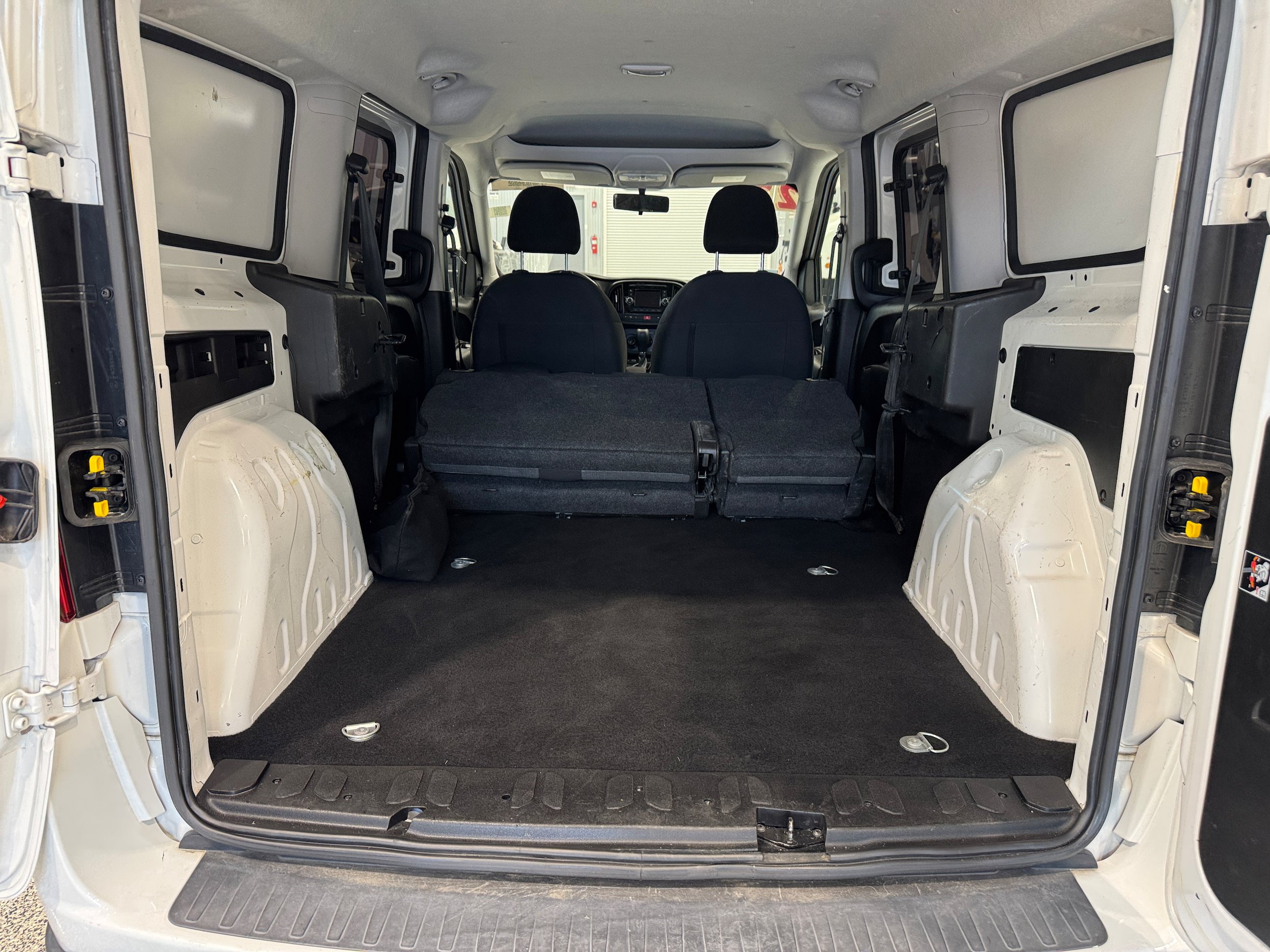 Used 2020 Nissan NV200 SV w/ Back Door Glass Package FWD image 9