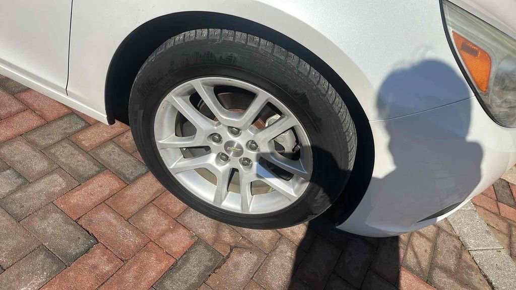 Used 2015 Chevrolet Malibu LT image 14