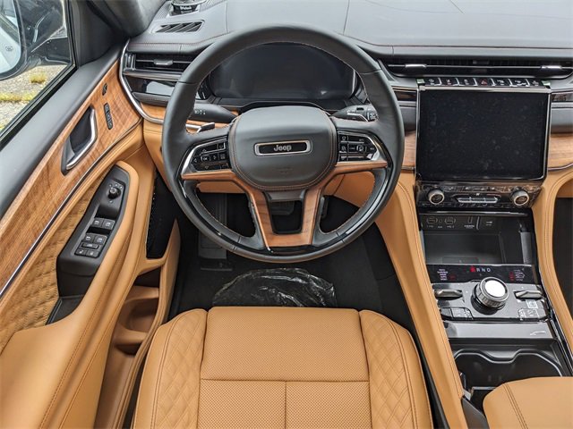 New 2025 Jeep Grand Cherokee L Summit image 13