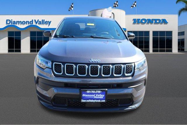 Used 2023 Jeep Compass Sport image 2