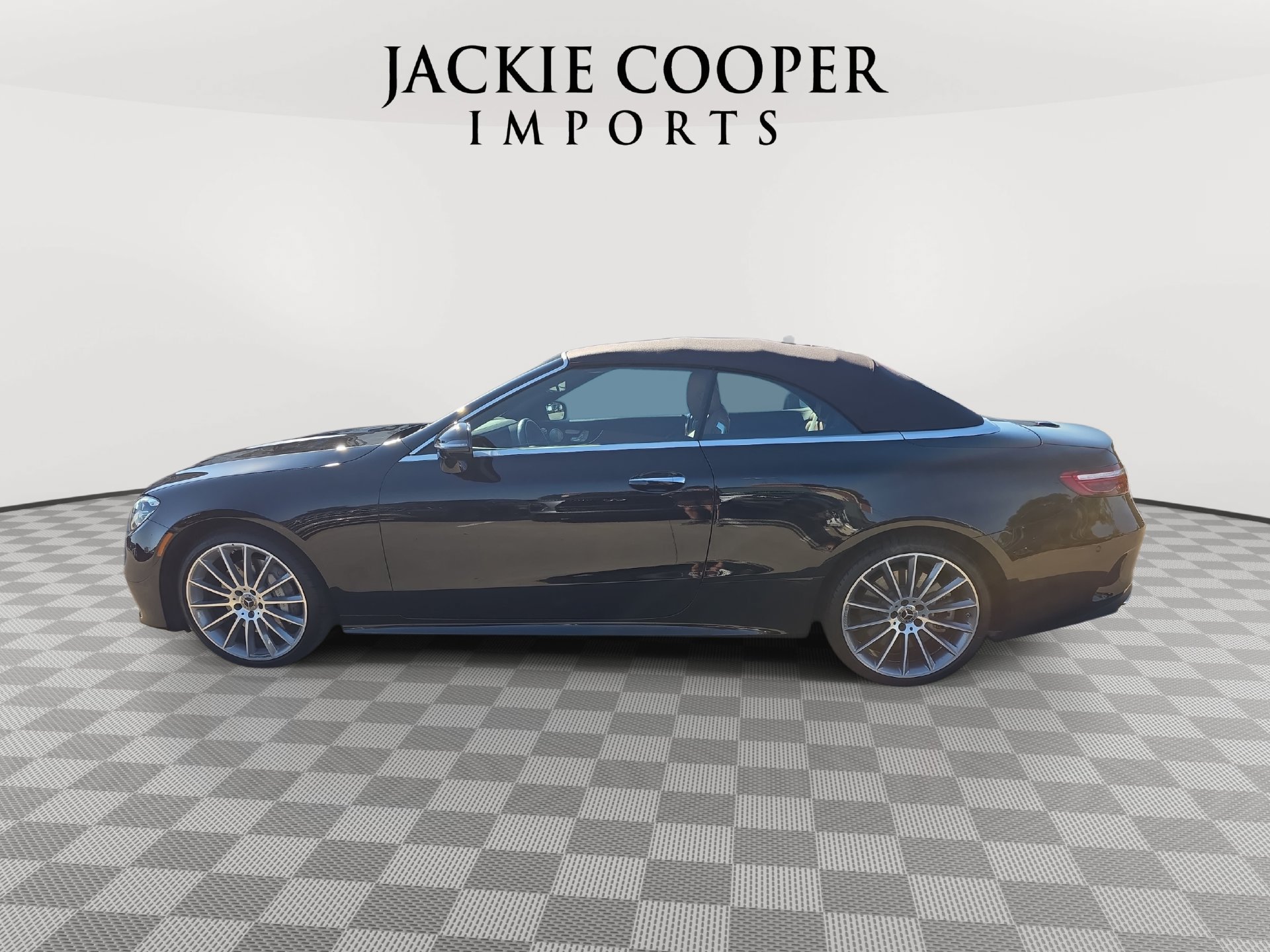 Used 2023 Mercedes-Benz E 450 4MATIC Cabriolet image 8