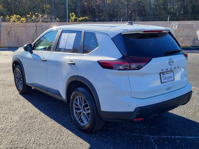 Used 2024 Nissan Rogue S image 5