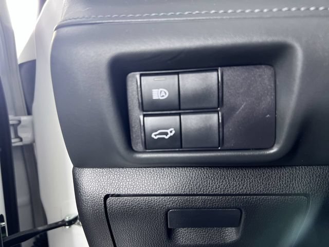 Used 2022 Toyota Highlander XLE AWD/4WD image 18