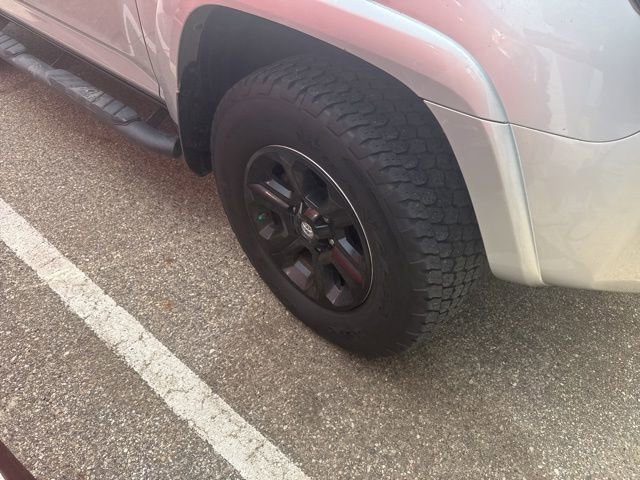 Used 2019 Toyota 4Runner SR5 image 3