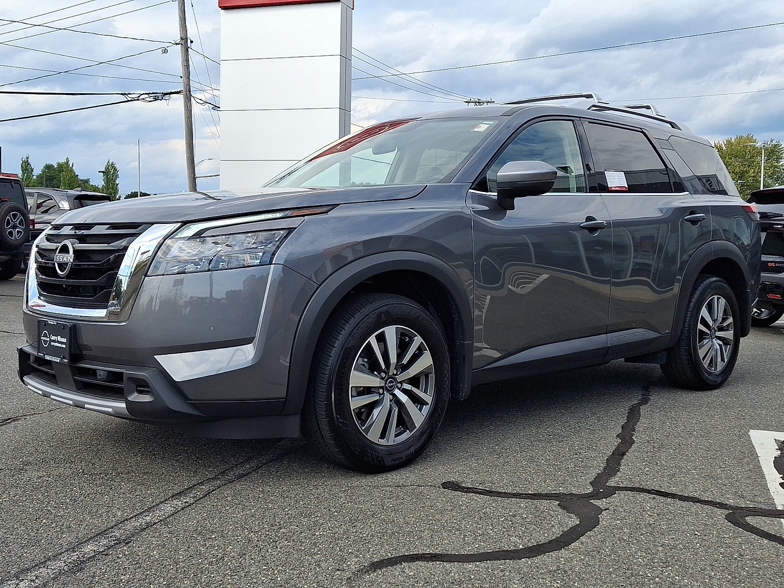 Certified 2025 Nissan Pathfinder SL AWD/4WD image 3