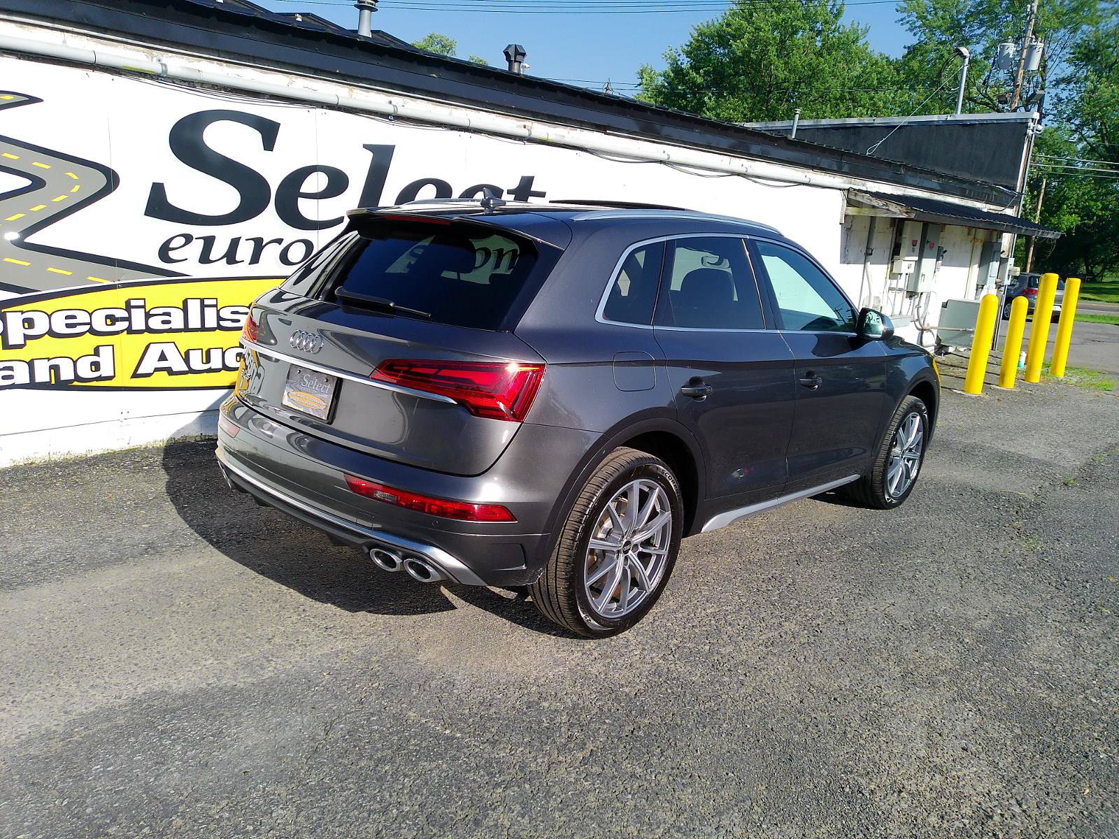 Used 2022 Audi SQ5 Premium Plus w/ Premium Plus Package AWD/4WD image 2