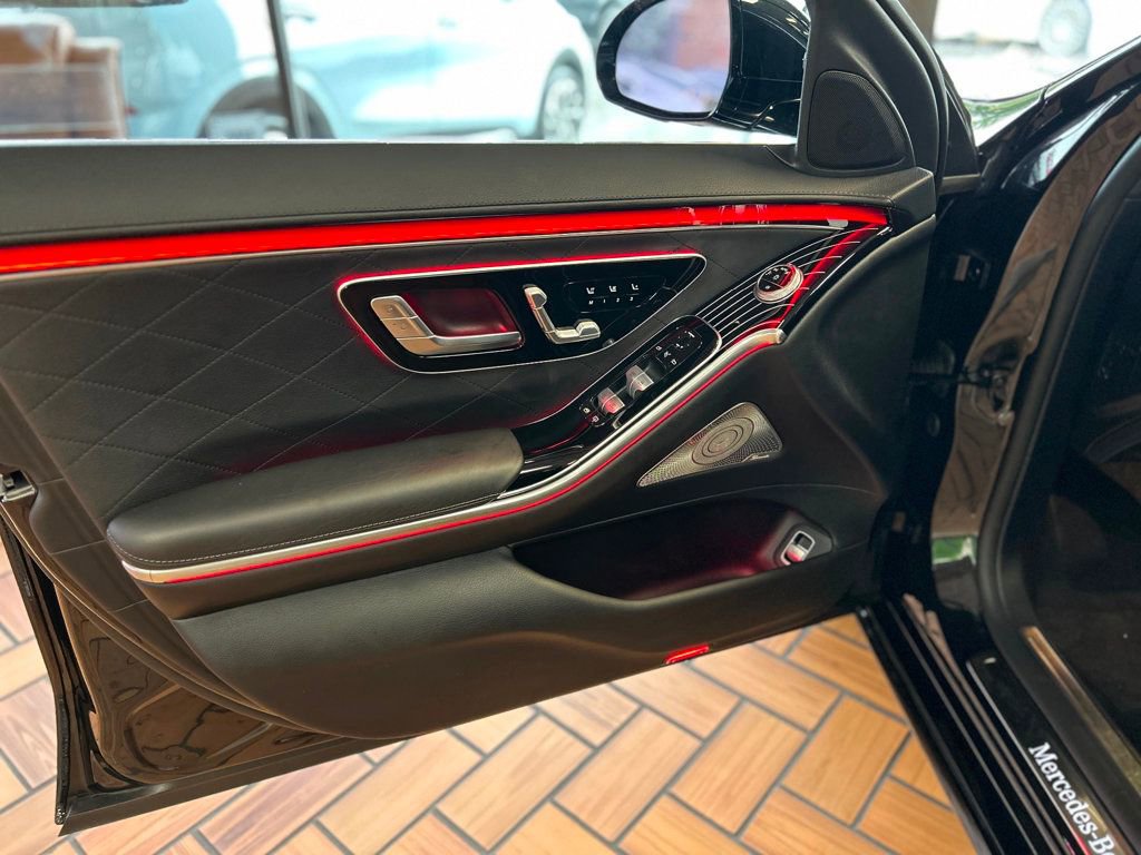 Used 2023 Mercedes-Benz S 580e 4MATIC Sedan w/ Warmth & Comfort Package image 16