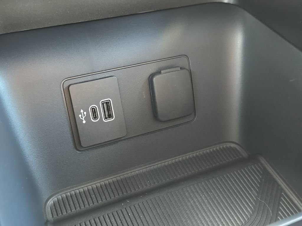New 2026 Ford Explorer Active w/ Active Comfort Package image 34