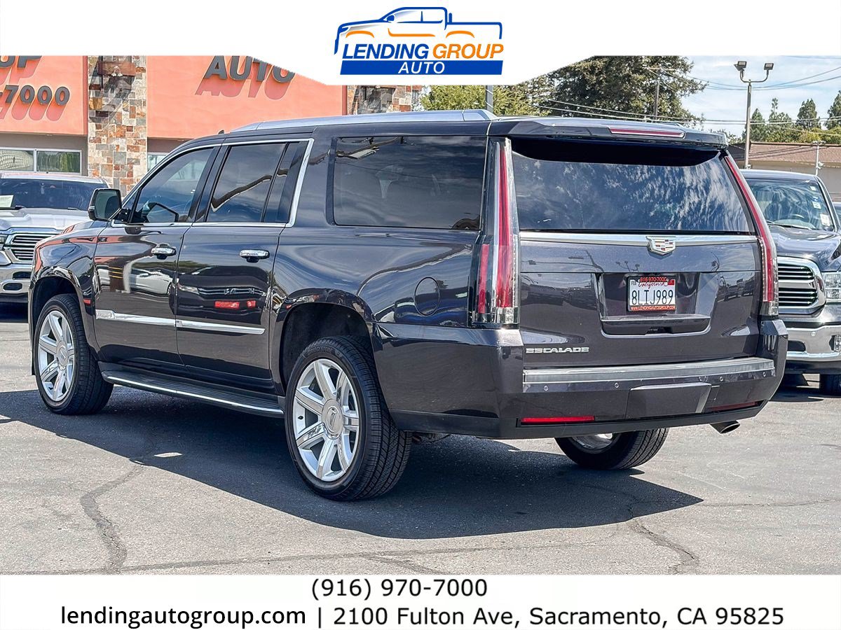 Used 2016 Cadillac Escalade ESV Luxury AWD/4WD image 2
