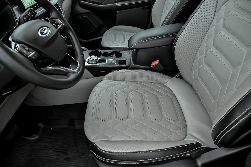 Used 2023 Ford Escape Platinum w/ Premium Technology Package image 13