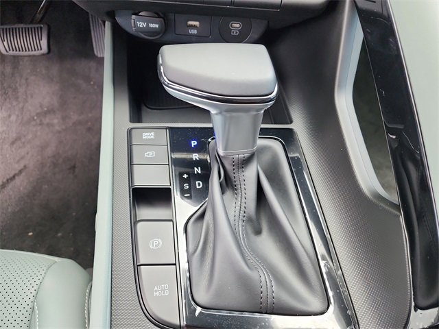 New 2025 Hyundai Elantra Limited image 24