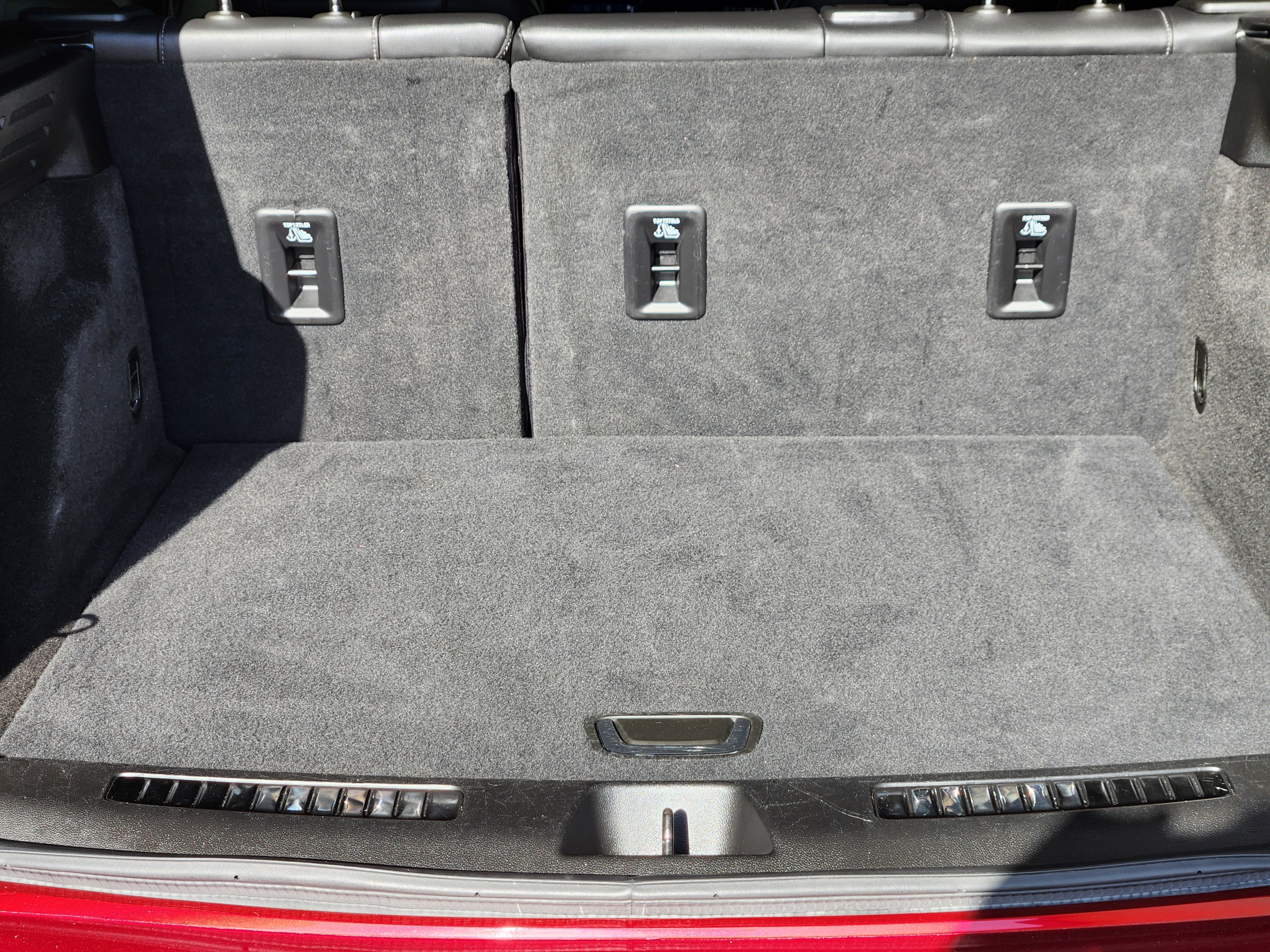 Certified 2024 Cadillac XT4 Premium Luxury AWD/4WD image 35