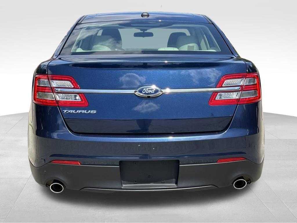 Used 2016 Ford Taurus SE FWD image 8