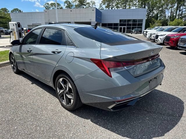 Used 2021 Hyundai Elantra SEL w/ Convenience + Premium Package FWD image 9