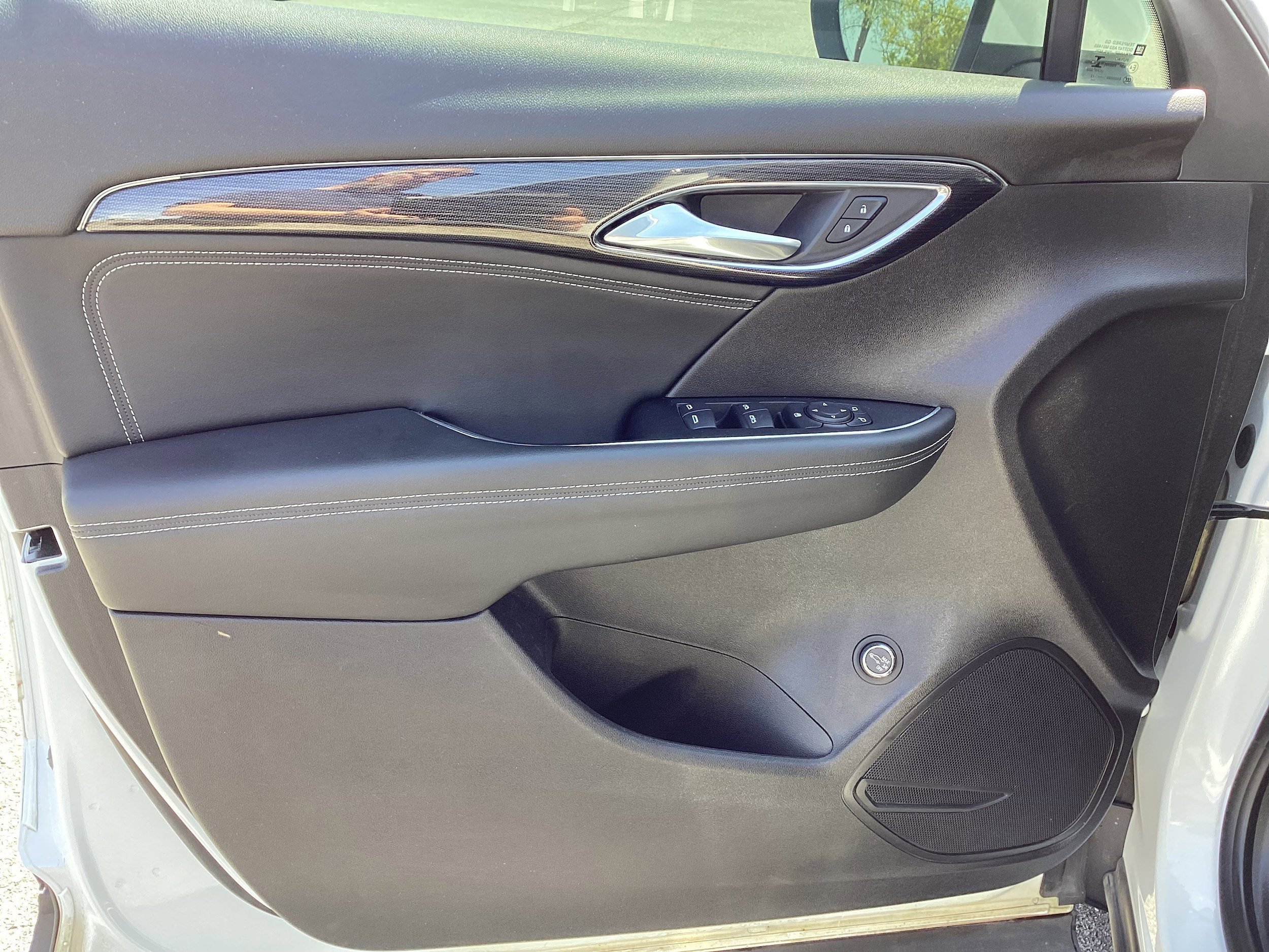 Used 2022 Buick Envision Preferred FWD image 16