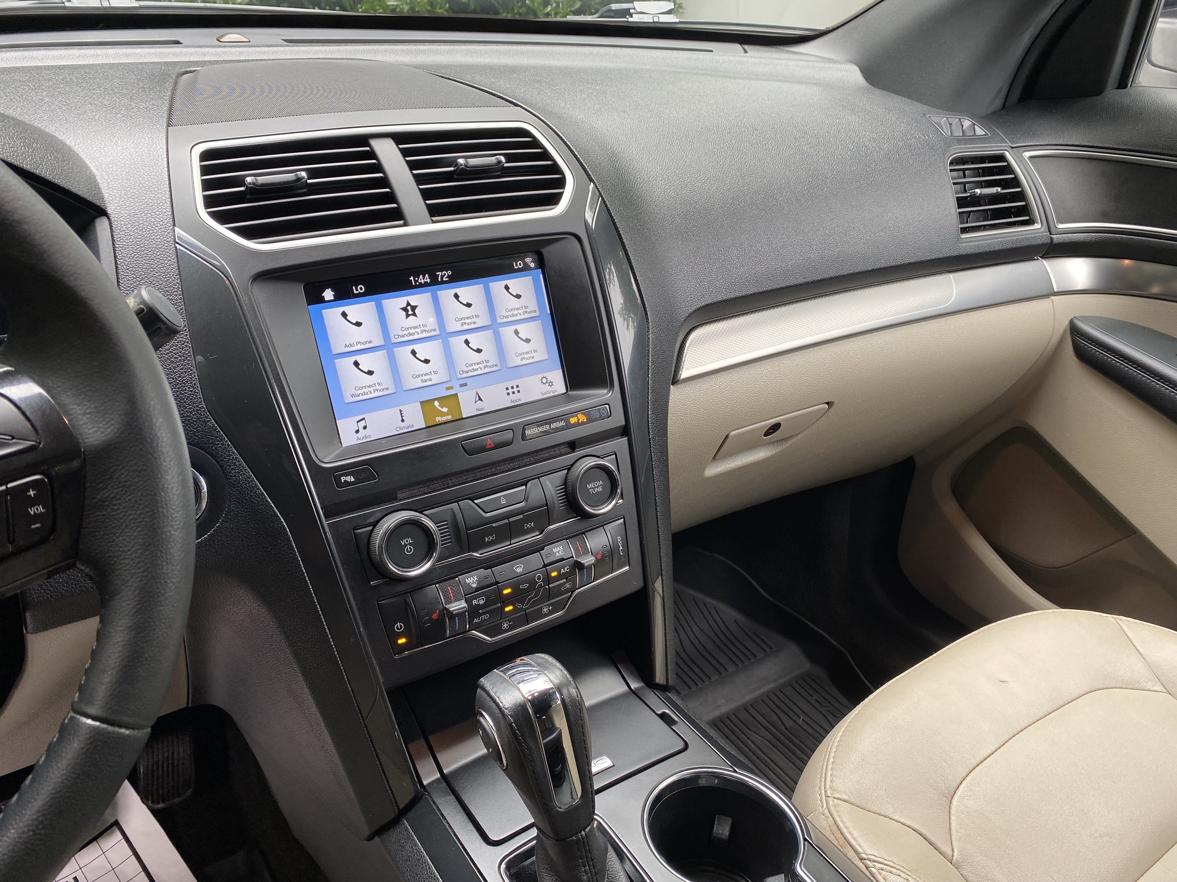 Used 2018 Ford Explorer XLT w/ Equipment Group 202A FWD image 23