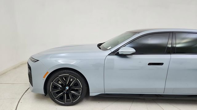 Used 2024 BMW 740i xDrive w/ Premium Package image 4