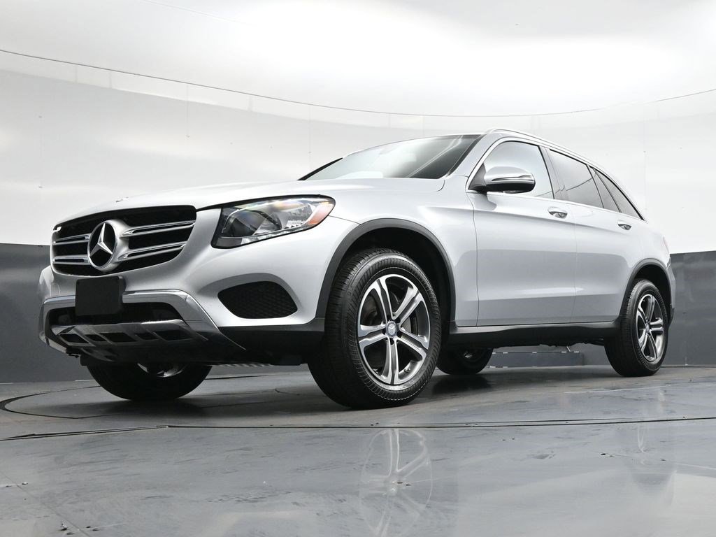 Used 2016 Mercedes-Benz GLC 300 4MATIC w/ Premium Package image 32