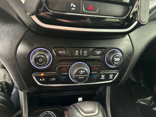 Used 2019 Jeep Cherokee Limited AWD/4WD image 19