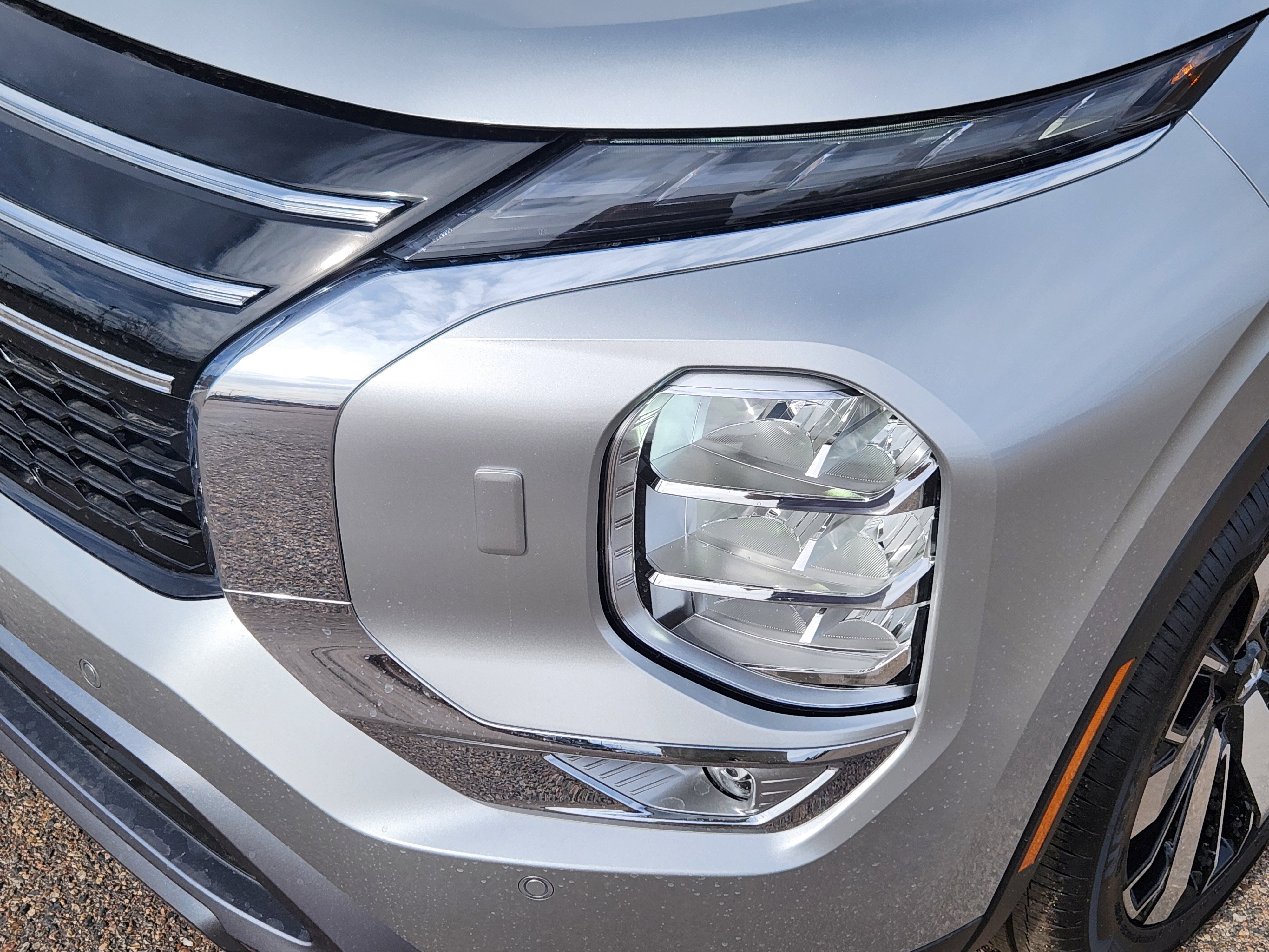 New 2026 Mitsubishi Outlander SE image 5