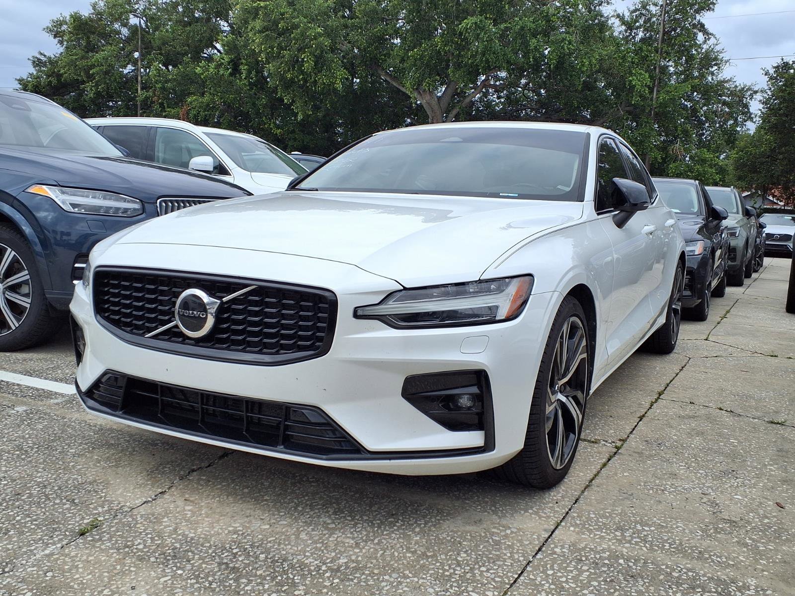 Used 2024 Volvo S60 B5 Core w/ Climate Package FWD image 3