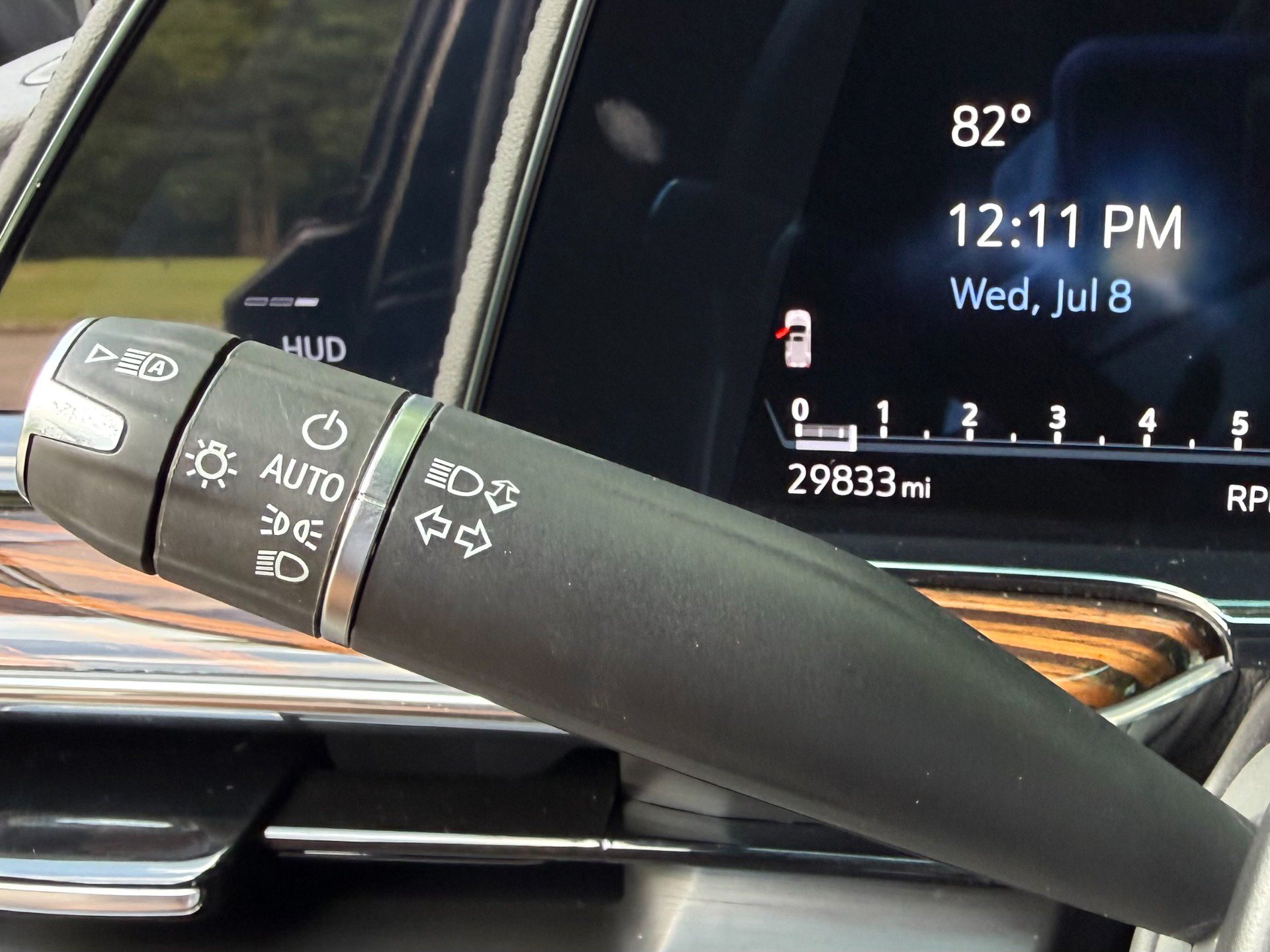 Used 2024 Cadillac Escalade Premium Luxury AWD/4WD image 55