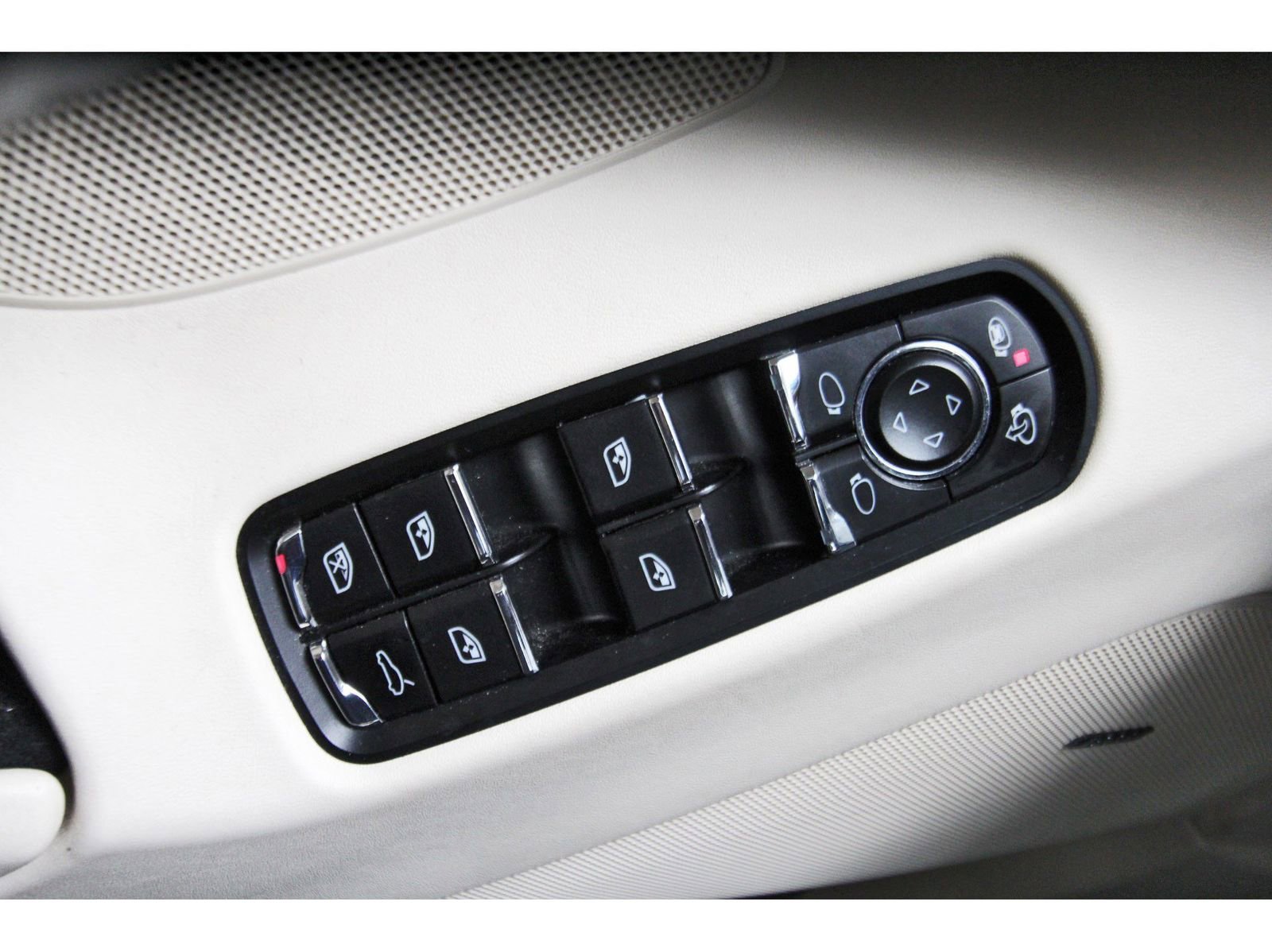Used 2016 Porsche Panamera 4 Edition AWD/4WD image 21
