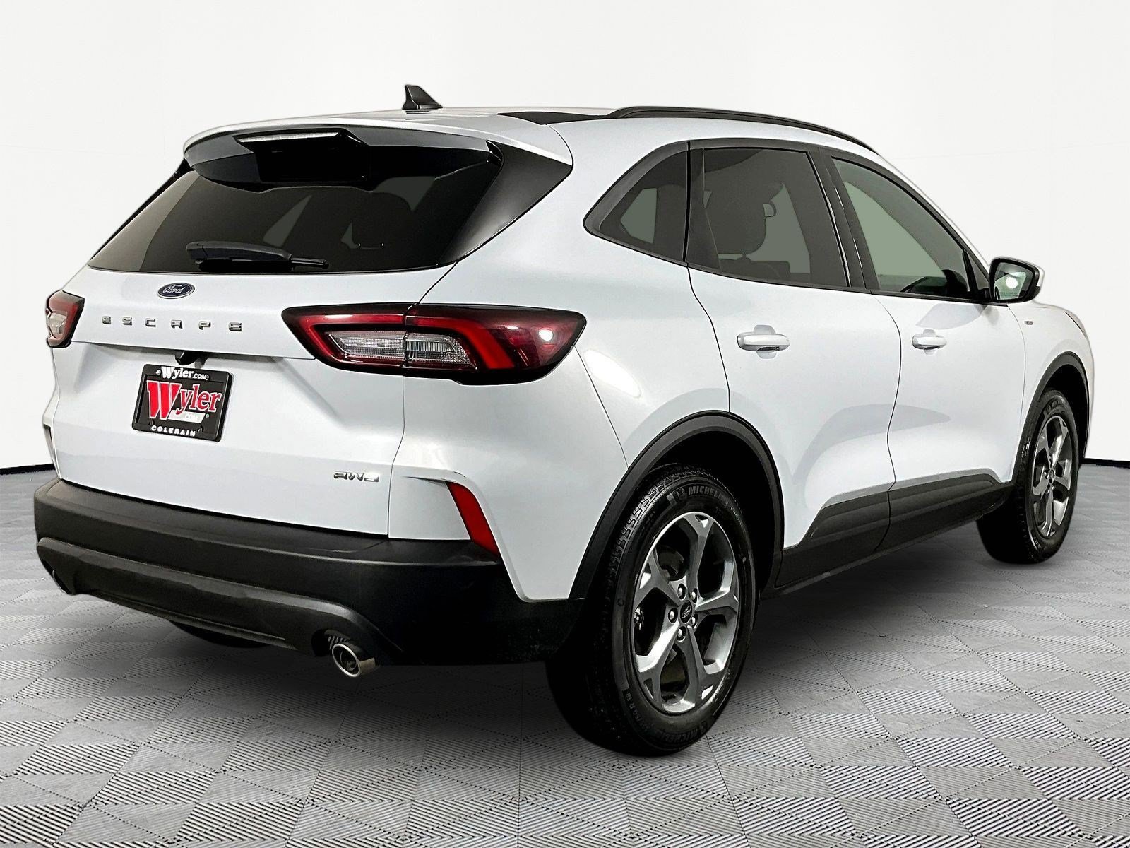 Used 2025 Ford Escape ST-Line Select AWD/4WD image 6