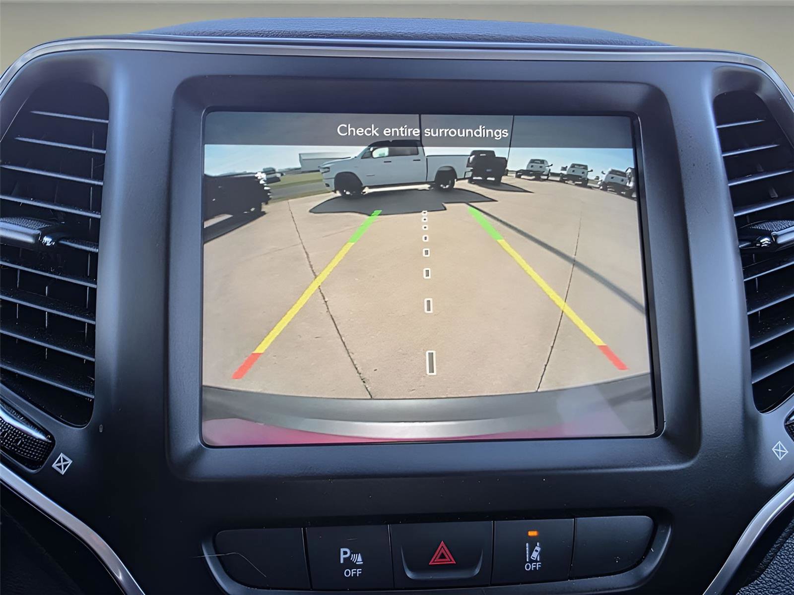 Used 2021 Jeep Cherokee Latitude Lux w/ Sun & Sound Group image 16