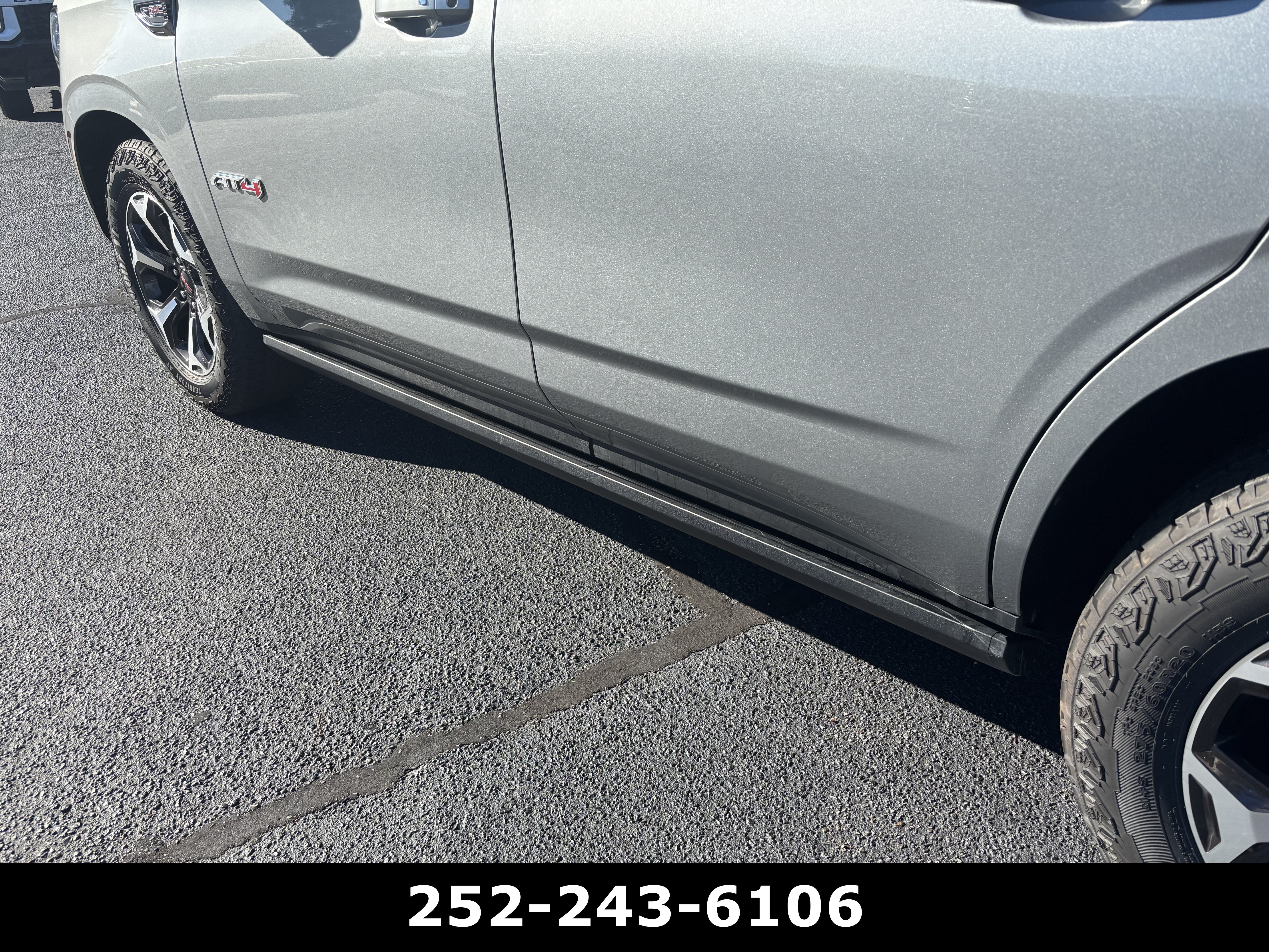 Used 2025 GMC Yukon AT4 Ultimate AWD/4WD image 16