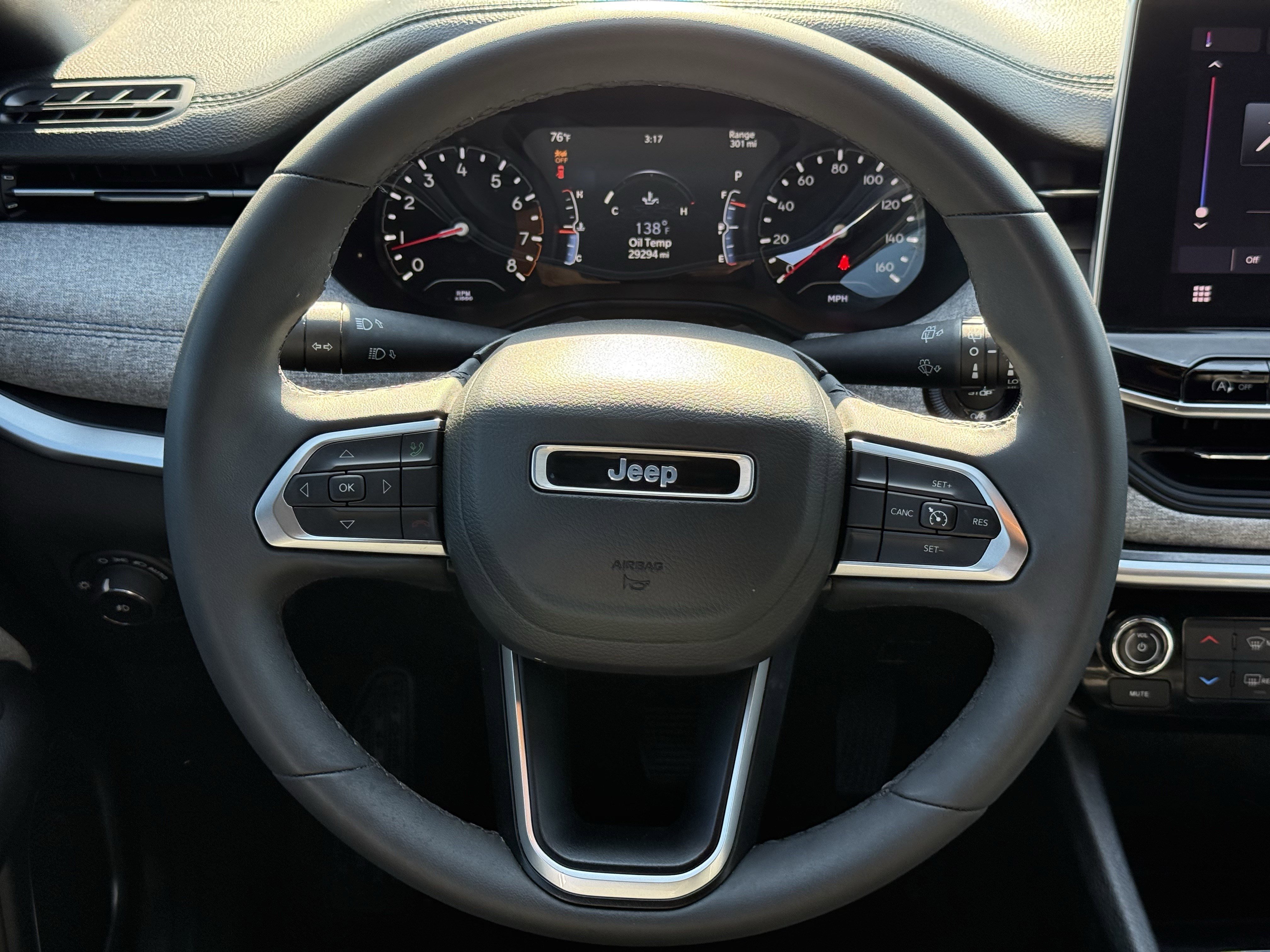 Used 2024 Jeep Compass Latitude image 14