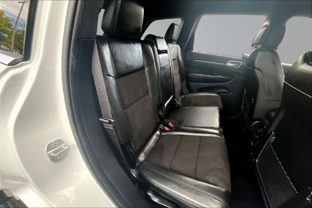 Used 2019 Jeep Grand Cherokee Laredo w/ Laredo X Package AWD/4WD image 25