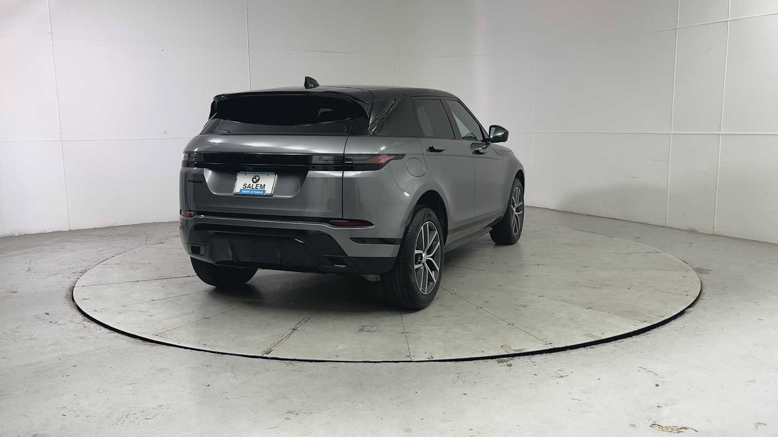 Used 2025 Land Rover Range Rover Evoque Dynamic SE AWD/4WD image 2