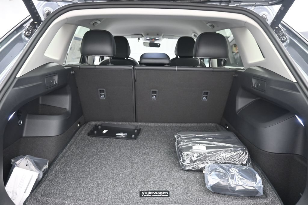 New 2026 Volkswagen Tiguan SE FWD image 27