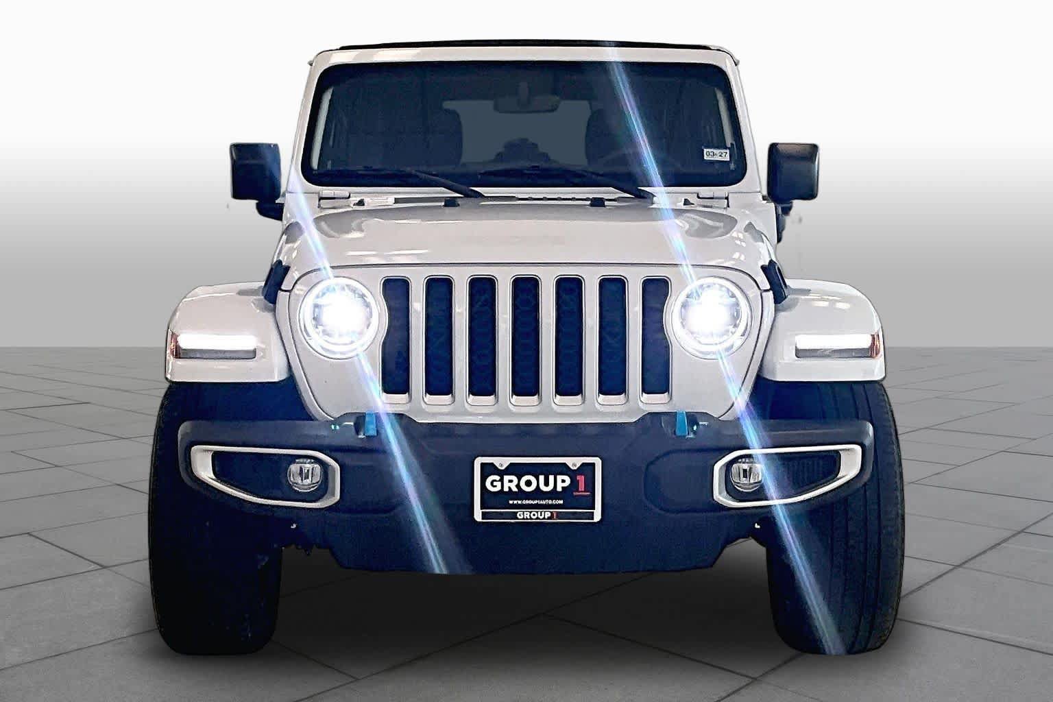 Used 2023 Jeep Wrangler Unlimited Sahara AWD/4WD image 3