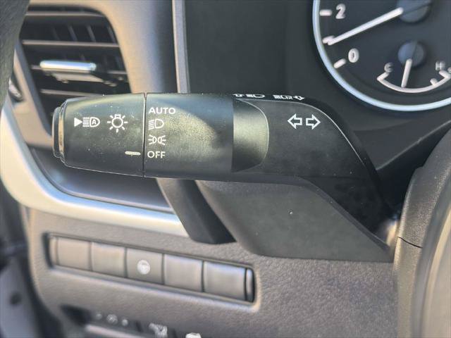 Used 2024 Nissan Rogue SV AWD/4WD image 22