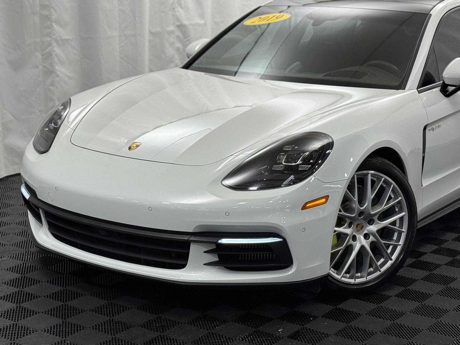 Used 2019 Porsche Panamera 4 image 3