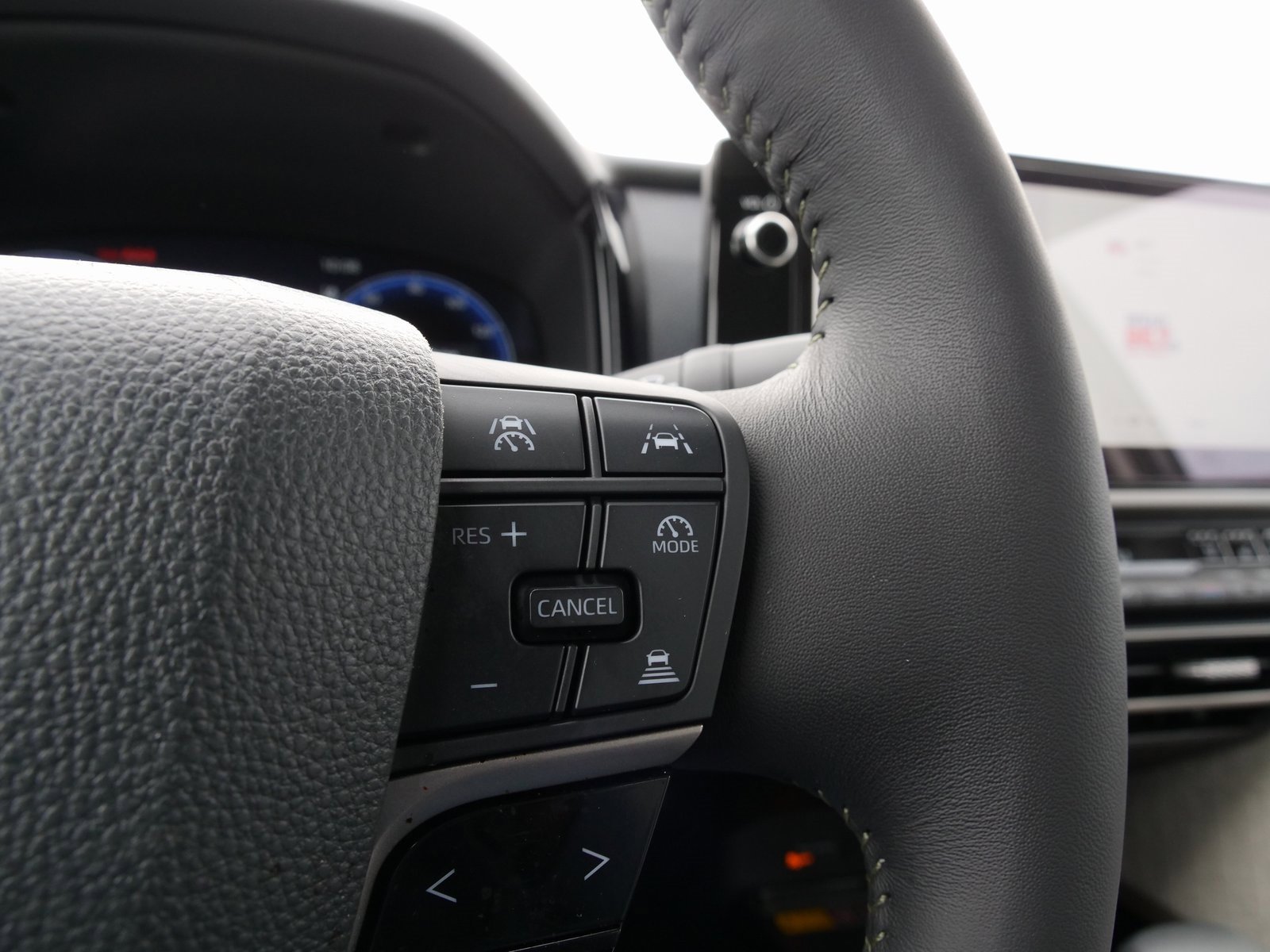 Used 2025 Toyota Camry XLE image 24