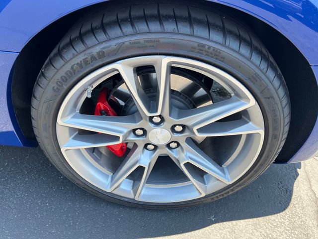 Used 2020 Chevrolet Camaro SS RWD image 25