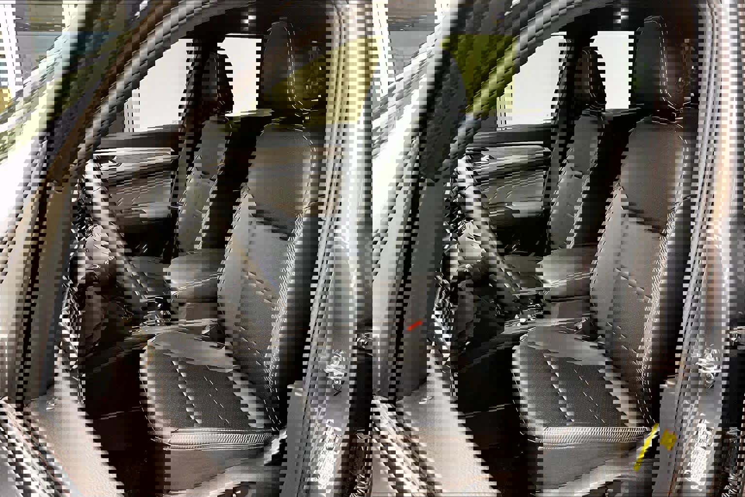 Used 2023 Volkswagen Atlas Cross Sport SE w/ Panoramic Sunroof Package image 7