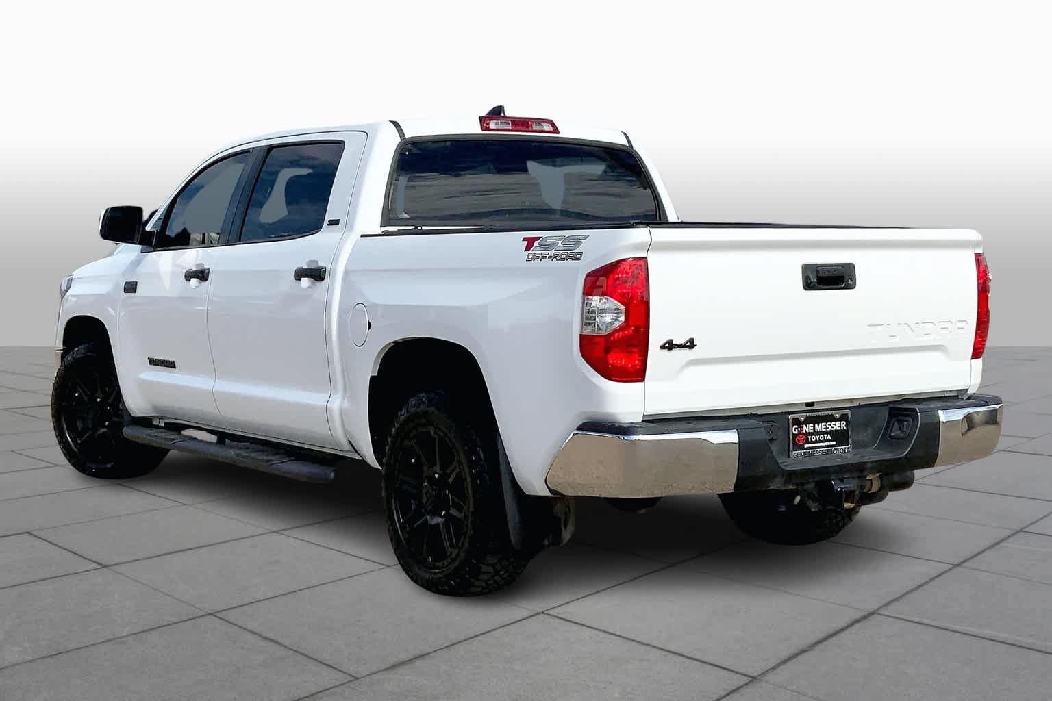 Used 2020 Toyota Tundra SR5 w/ SR5 Upgrade Package AWD/4WD image 12