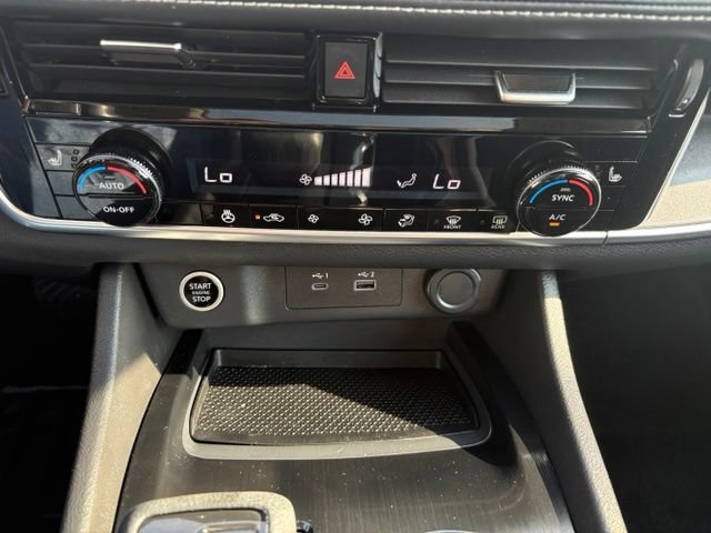 Used 2021 Nissan Rogue SV AWD/4WD image 31