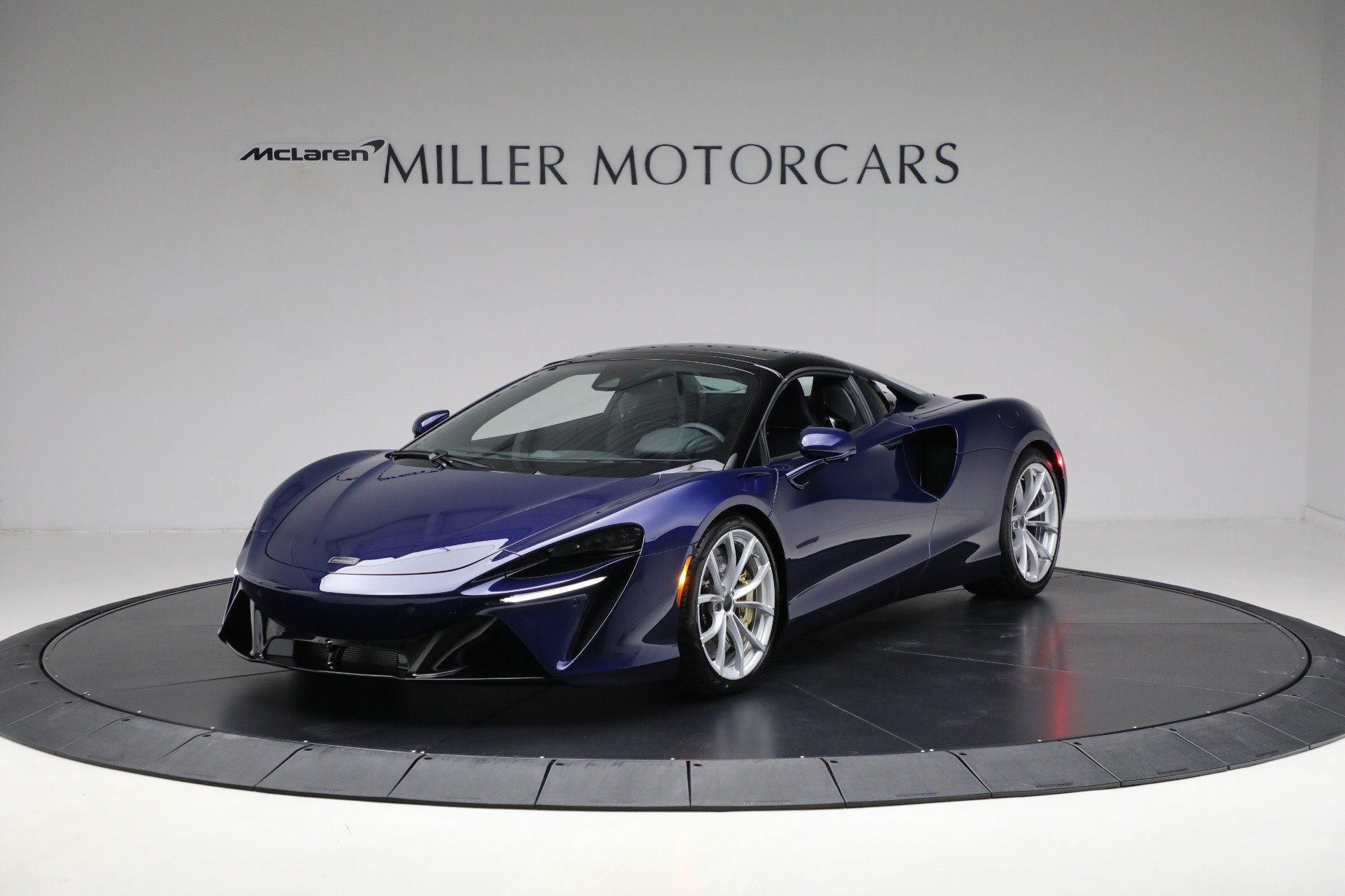 New 2025 McLaren Artura TechLux image 22