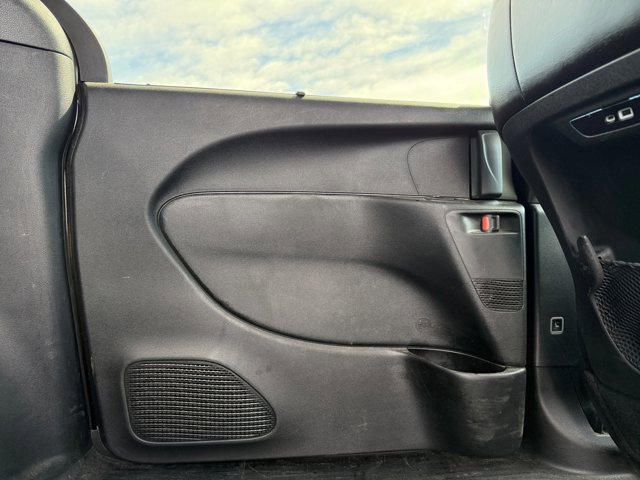 Used 2025 Chrysler Pacifica Select image 29