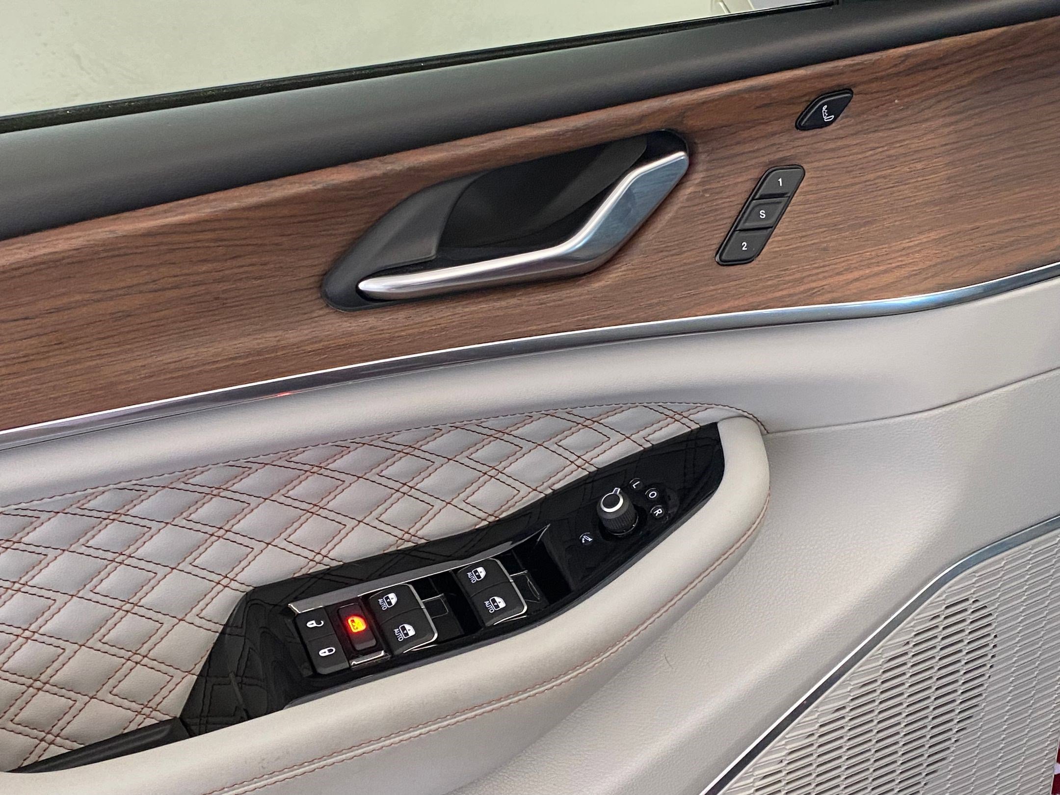 Used 2022 Jeep Grand Cherokee L Summit w/ Advanced Protech Group IV image 24