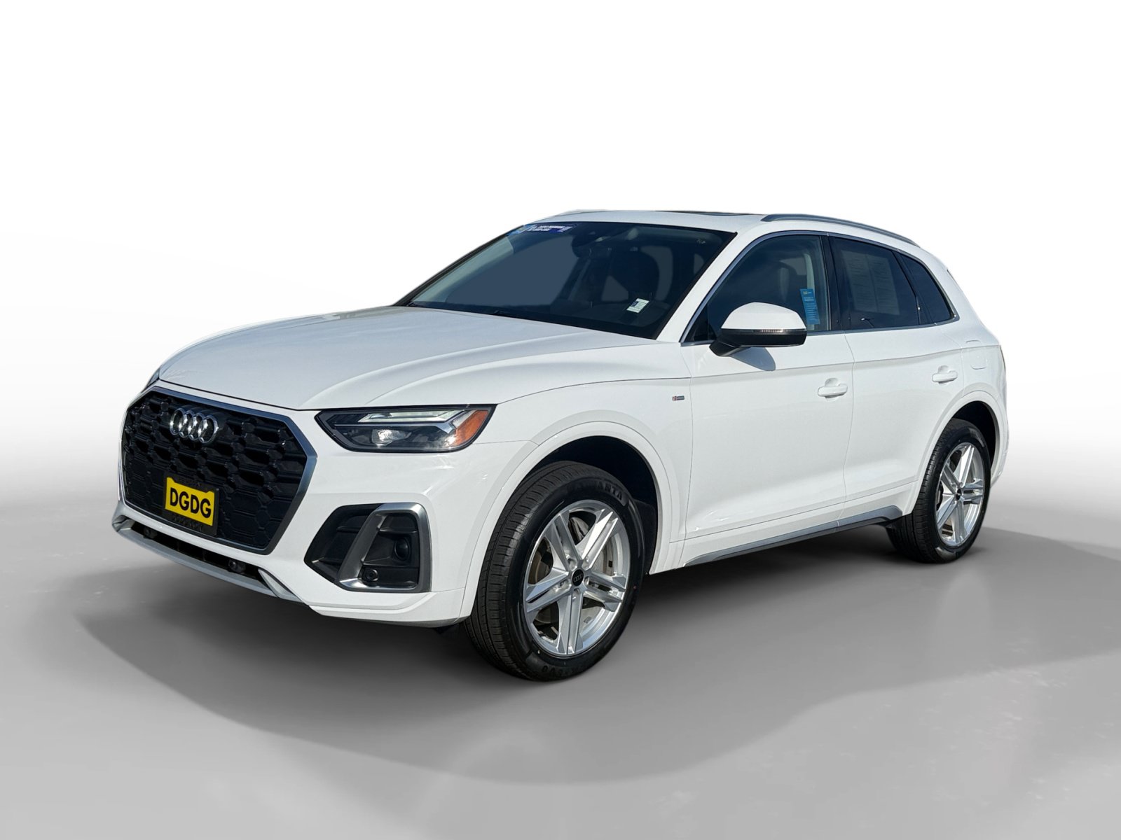 Used 2024 Audi Q5 e Premium w/ Convenience Package