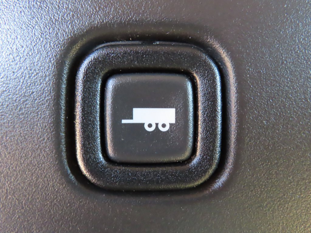 Used 2018 Chevrolet Express 3500 Extended w/ Driver Convenience Package image 12